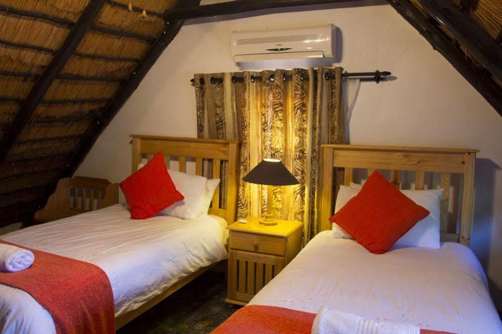 Aristo Manor Hotell Richards Bay Exteriör bild