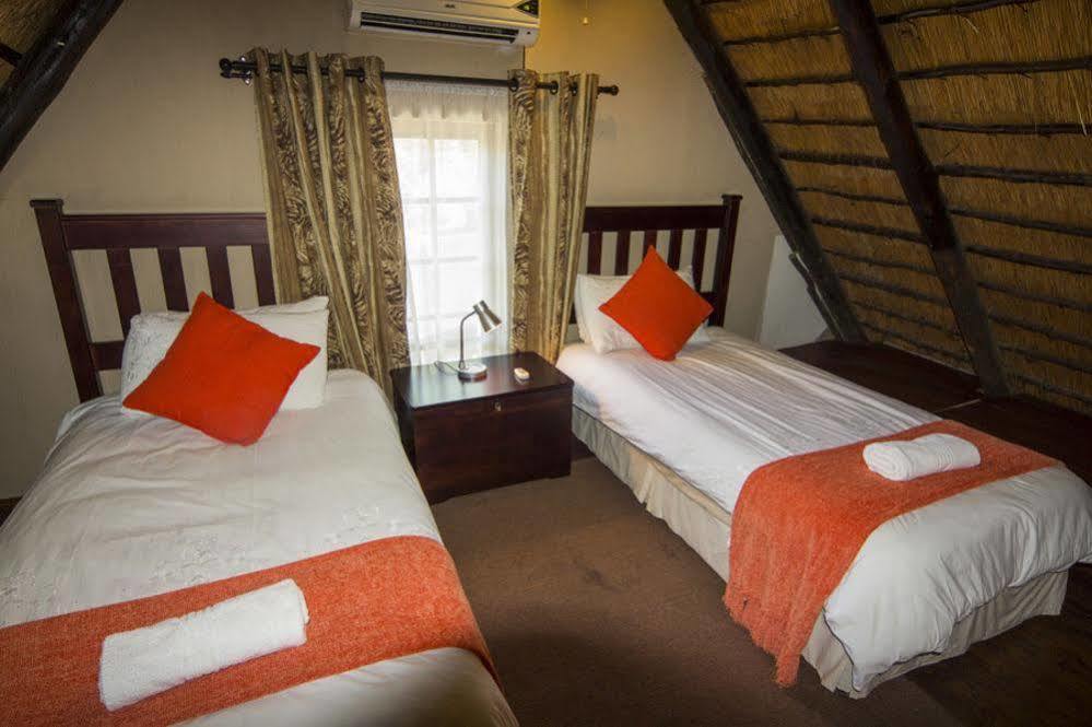 Aristo Manor Hotell Richards Bay Exteriör bild