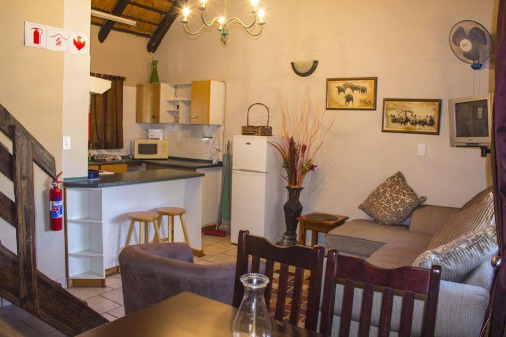 Aristo Manor Hotell Richards Bay Exteriör bild