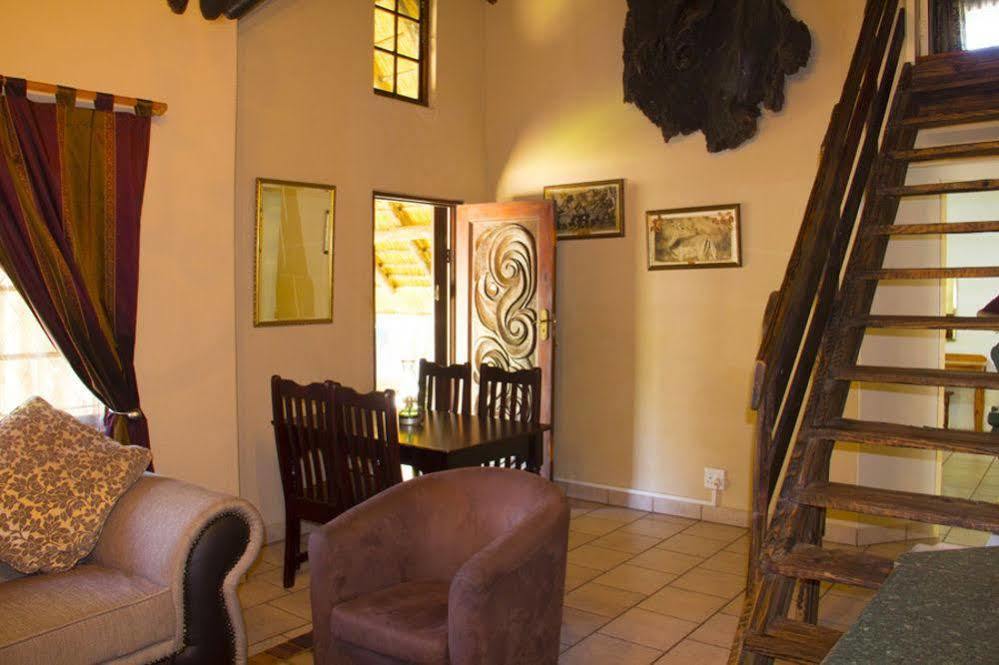 Aristo Manor Hotell Richards Bay Exteriör bild