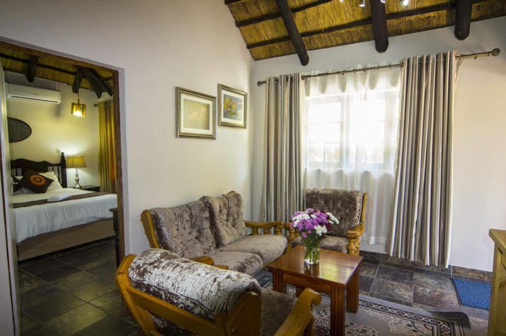 Aristo Manor Hotell Richards Bay Exteriör bild
