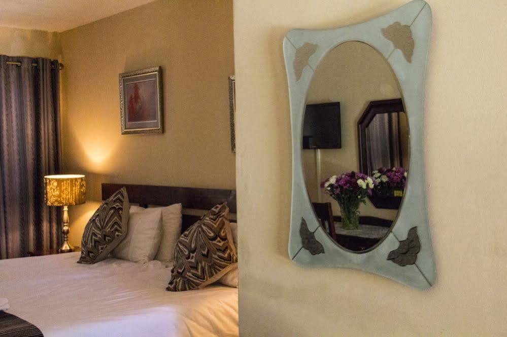 Aristo Manor Hotell Richards Bay Exteriör bild
