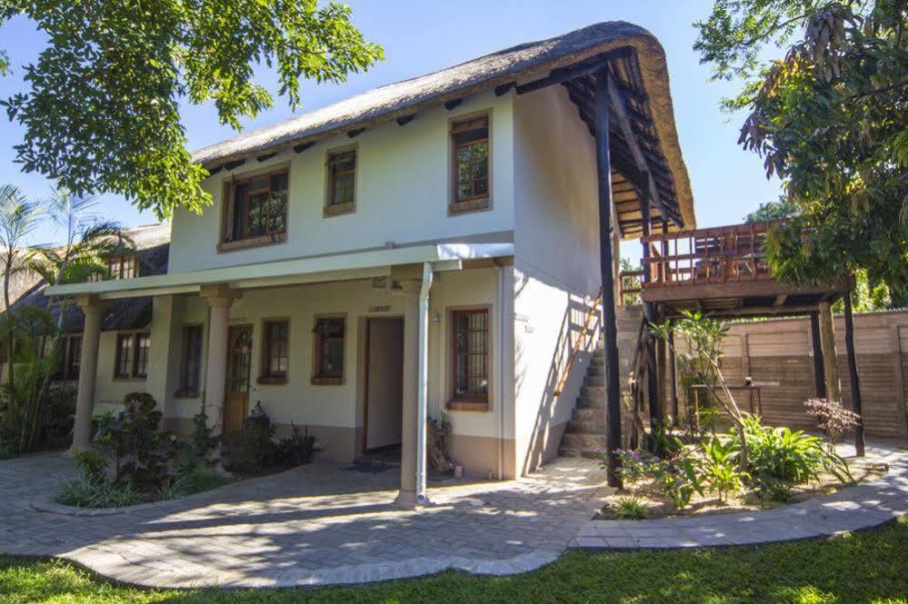 Aristo Manor Hotell Richards Bay Exteriör bild