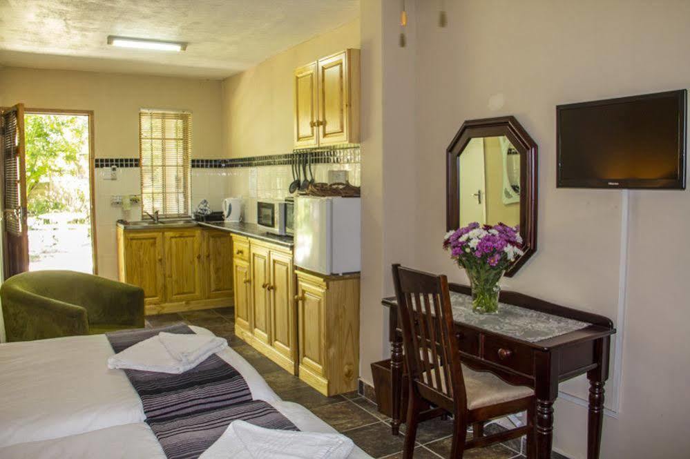 Aristo Manor Hotell Richards Bay Exteriör bild