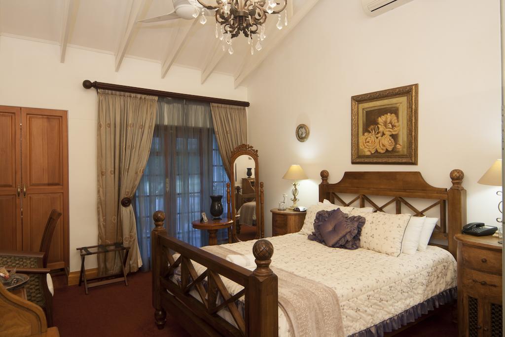 Aristo Manor Hotell Richards Bay Exteriör bild