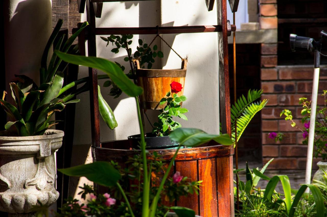 Aristo Manor Hotell Richards Bay Exteriör bild