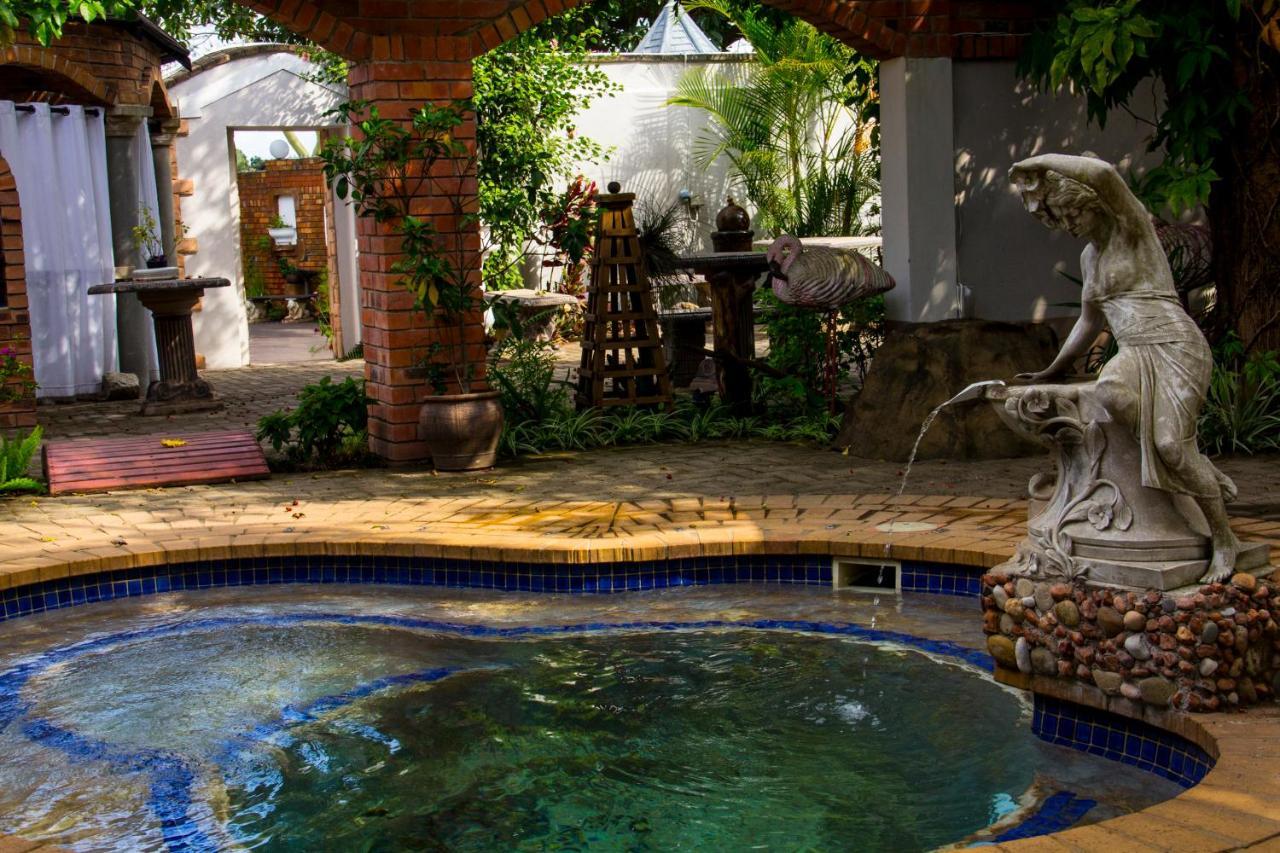 Aristo Manor Hotell Richards Bay Exteriör bild